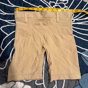 Shapermint Essentials All Day Every Day Mid-Waisted Shaper Short